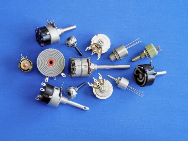 Your Guide To Potentiometers: Types, Selection & Uses