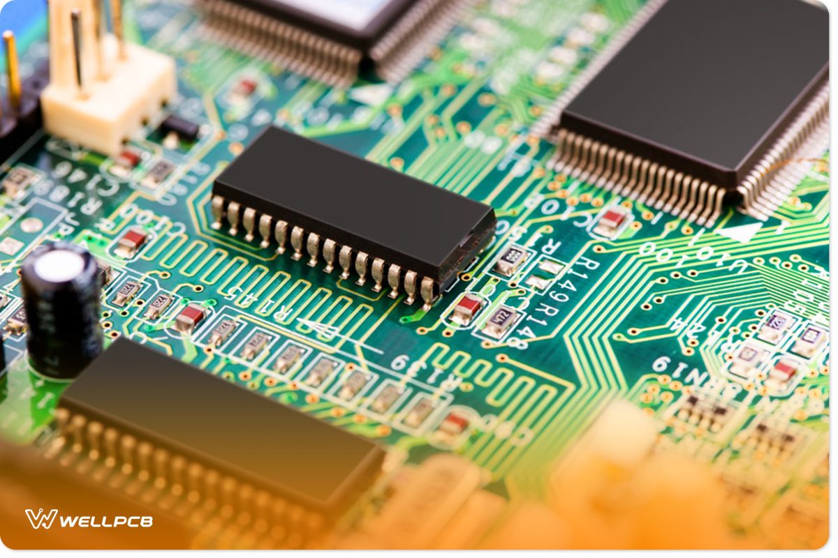 Integrated circuit with 28 pins mounted on a board