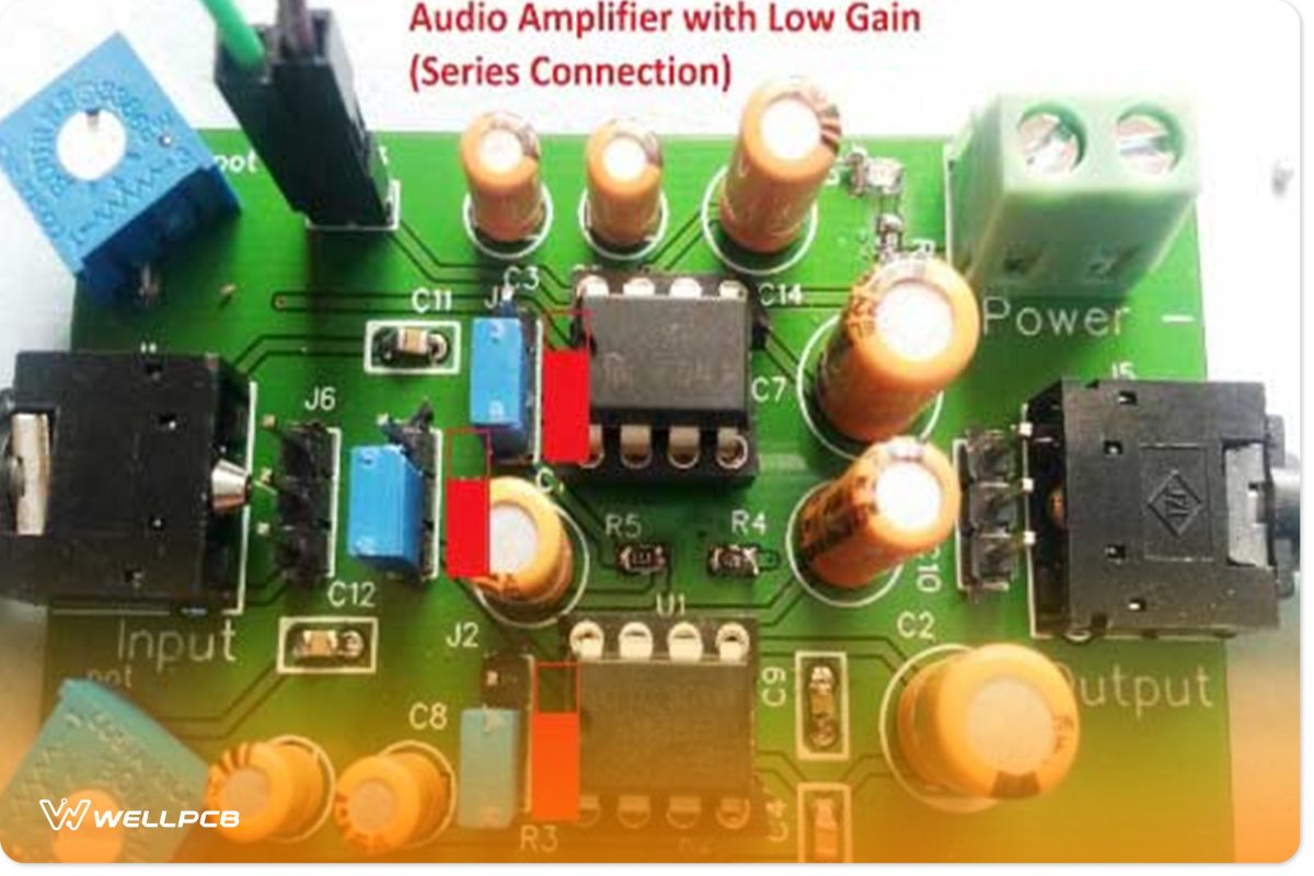 Series connection audio amplifier having lower gain