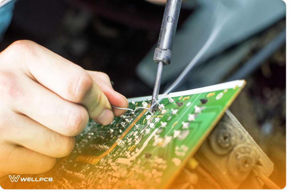 The process of soldering microcircuit TV using a soldering iron